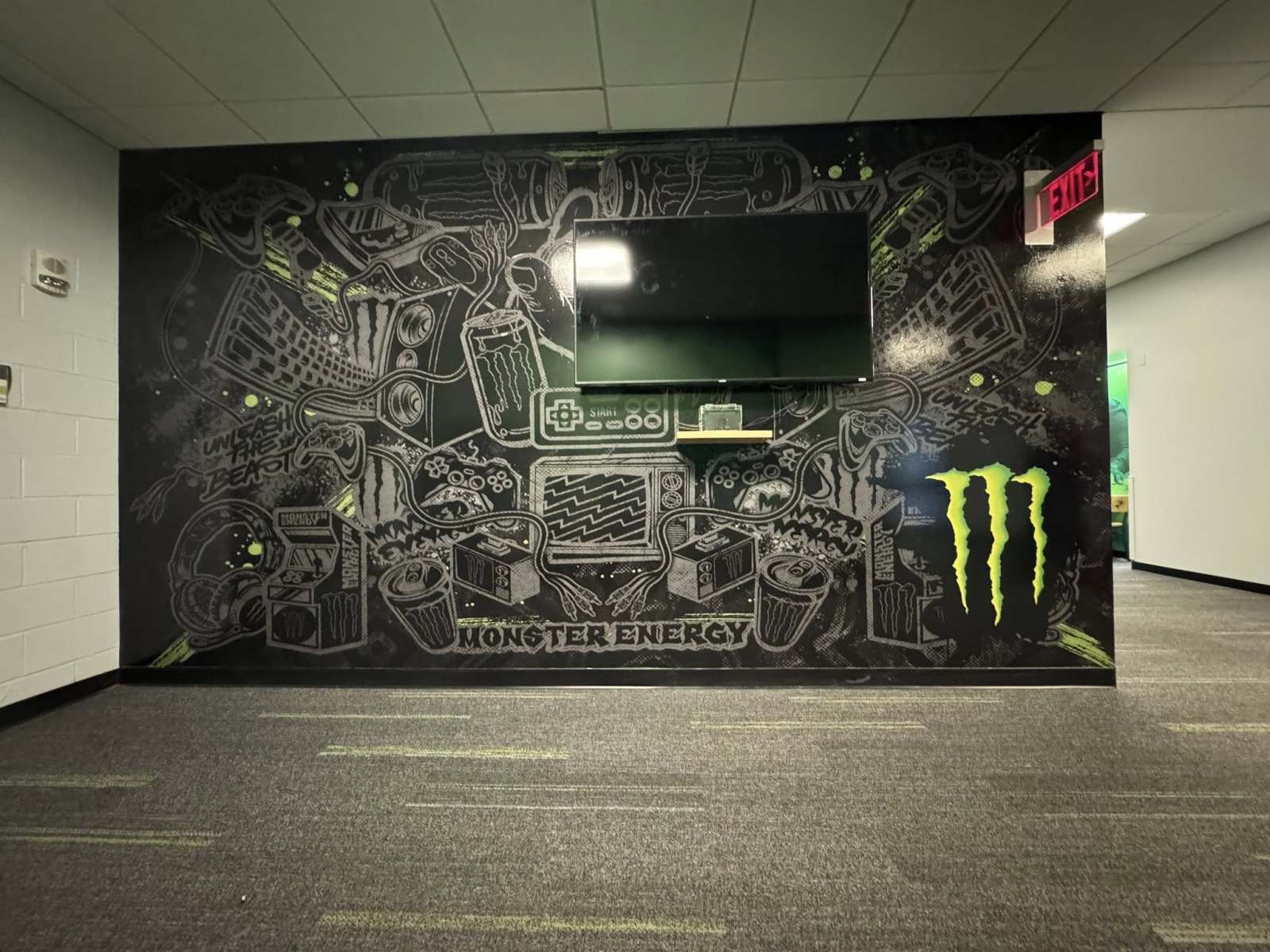 Monster-Energy Monster-Energy